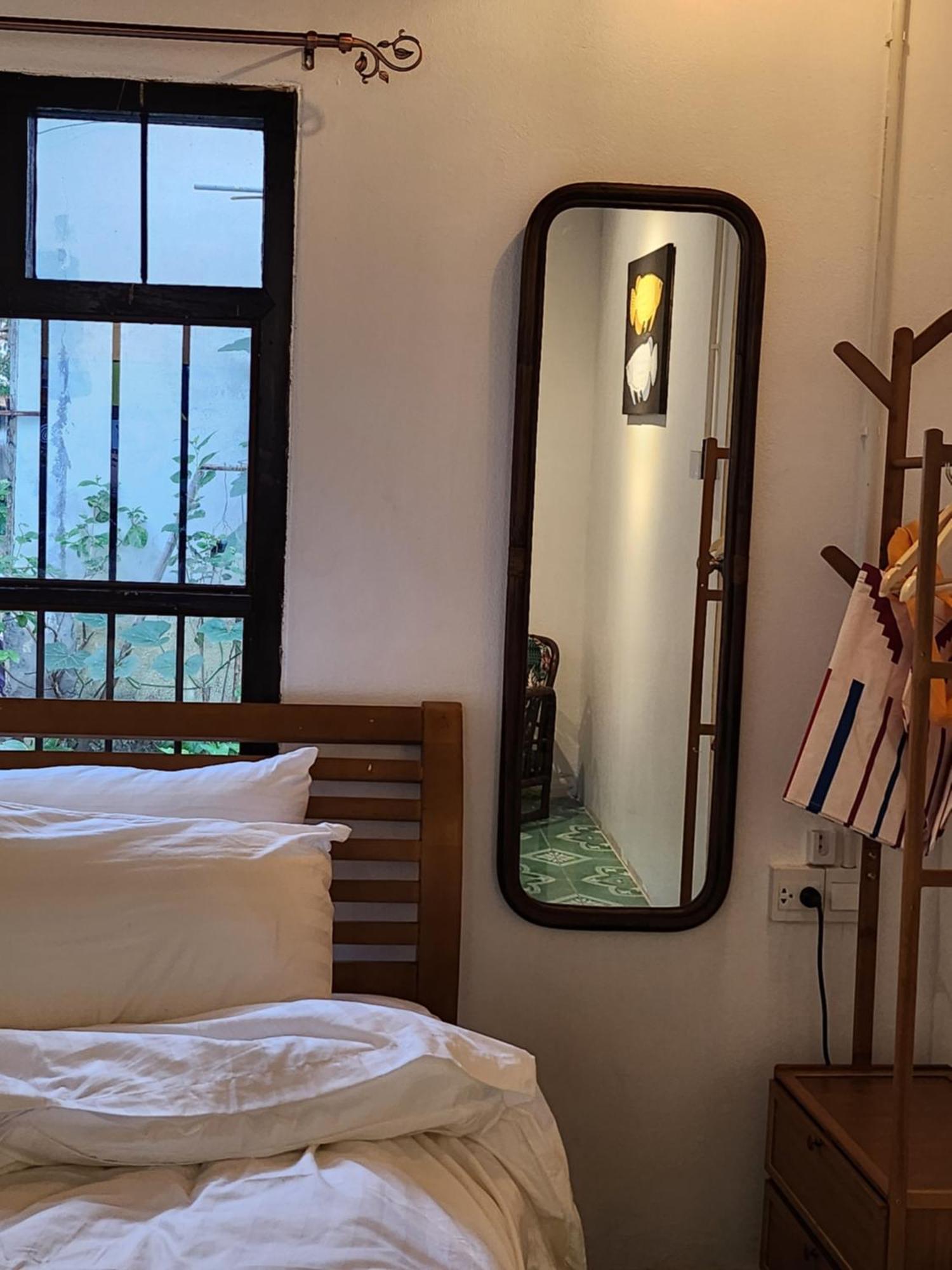 素叻他尼 The Ordinary 8旅舍 外观 照片